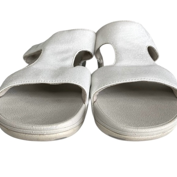 Women’s FitFlop Metallic Silver FitFlop Slide - Sz 9 - Picture 2 of 11